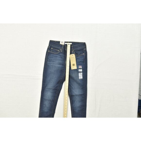 NEW Women's Levi's 710 Super Skinny Jeans Mid Rise Size 4 Short Blue Cotton - Picture 6 of 8